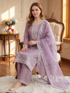 Traje Salwar Kameez de Seda sin Coser con Bordado y Lentejuelas, Estilo Moderno para Fiestas, Bodas, Diwali y Graduaciones - Product Image 5