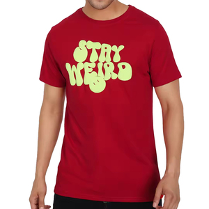 T-shirt rouge à manches courtes pour homme avec impression en relief vert fluo « Stay WEIRD », col rond, jersey décontracté en coton, coupe classique - Product Image 1