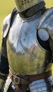 Traje de Armadura Medieval de Caballero en Tamaño Real, Moderno y Repujado, de Acero con Espada, Estilo Antiguo, Pieza Coleccionable para Exhibición - Product Image 4