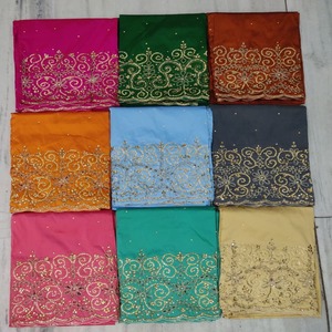 Nouveautés tendance : Gorgura somalienne artisanale avec décorations en pierres de cristal sur motif abstrait pour occasions spéciales - Product Image 1