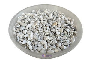 Vente en gros de gravier de cristal d'howlite poli et gravé de 3-5 mm, pierre de guérison en vrac pour la décoration intérieure et les fêtes chez Amayra Crystals Exports - Product Image 6