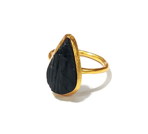 Bague unique en argent sterling 925 plaqué or, style bohème, forme goutte d'eau, avec pierre précieuse tourmaline noire naturelle, faite à la main - Product Image 1