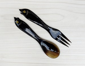 Cuillère en corne de buffle de qualité supérieure, fabriquée à la main, pour la cuisine et la salle à manger, ustensile de service au design moderne. - Product Image 3