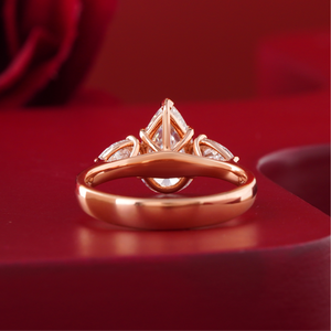 Bague de fiançailles en or jaune 14 carats avec diamant de laboratoire taille poire de 1,55 carat (VS1) - Sertie à griffes, pour mariée - Product Image 4