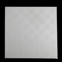 Plaque de plafond suspendu en PVC laminé de gypse, à faible teneur en COV, ininflammable et imperméable, pour salle d'opération d'hôpital, salle de sport extérieure