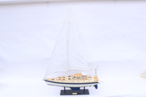 HALLBERG RASSY - Barco de Velocidad de Madera Tallado a Mano, Decoración Artística Coleccionable, Estilo Antiguo, Shandong GIA - Product Image 3