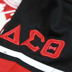 T-shirt de football personnalisé Delta Sigma DST, noir et rouge, style streetwear, année de fondation, en polyester respirant - Product Image 3