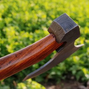 LEGACY BLADES Hacha Tomahawk de Grado Industrial Hecha a Mano con Mango de Madera de Palisandro y Hoja de Acero Forjado para Supervivencia al Aire Libre - Product Image 4