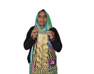 Cabello Humano Natural Remy Indio al por Mayor, Trama Genius sin Caída, Cierre Rubio 5x5, Ondulado, Doble Trama a Máquina, Cabello Virgen - Product Image 4