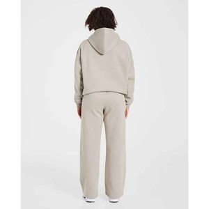 Conjunto de Dos Piezas al por Mayor: Sudadera de Felpa con Cuello Redondo y Pantalones Deportivos de Pierna Recta, con Bordado de Apliques Personalizado - Product Image 2