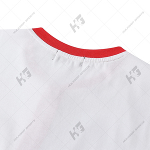 Camiseta Casual Personalizada Premium Estilo Henley para Hombre - Diseño Delta Blanco y Rojo, Tejida en 100% Algodón Antiarrugas con Estampado - Product Image 6