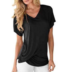 Camisetas personalizadas para mujer con diseños modernos y elegantes en algodón de alta calidad, manga corta y cuello redondo. - Product Image 3