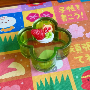 กล่องใส่เครื่องประดับเรซิ่นลายดอกไม้ทำมือสุดหรู กล่องเก็บเครื่องประดับเรซิ่นขนาดเล็กแบบกำหนดเองสำหรับของขวัญงานแต่งงาน - Product Image 1