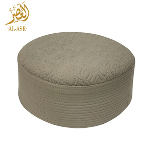 Gorro de oración islámico Al Asr para hombre, hecho con tela transpirable, el mejor gorro de oración bordado, gorro Kufi para hombre, color marrón claro mezclado. - Product Image 2