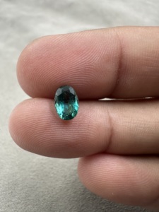 Turmalina natural de corte ovalado, gema azul para la elaboración de joyas - Product Image 1