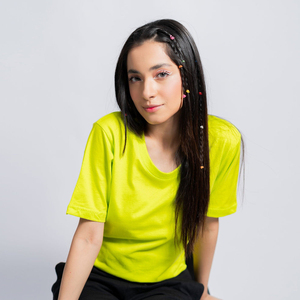 เสื้อยืดคอกลมแขนสั้นผู้หญิงแบบ OEM สีพื้น ผ้าฝ้าย 100% ทรงปกติ สวมใส่สบาย ระบายอากาศได้ดี เหมาะสำหรับฤดูร้อน - Product Image 3