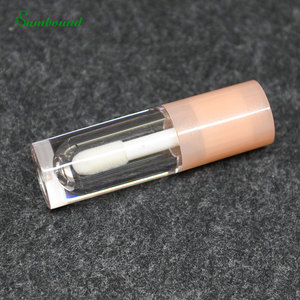 Wholesale 5.6ml InjectionMolded Bright Pink With Pearlescent Powder Empty Liquid Blush Bottle Custom Lip Gloss Tube Large Brush - Product Image 2