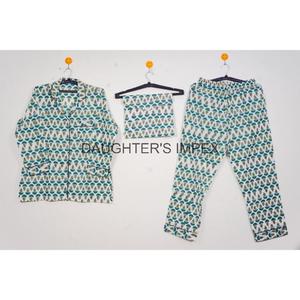 Conjunto de pijama de algodón hecho a mano para mujer, vestido de noche de satén suave y cómodo para otoño, uso doméstico, ropa de dormir estampada de verano para primavera - Product Image 1