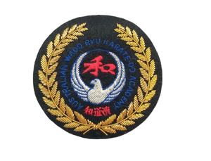 Écussons de blazer de luxe sur mesure de haute qualité, épingle de sûreté, nouveau design, aspect premium, fil de bouillon 3D en relief, résistant à l'eau - Product Image 4