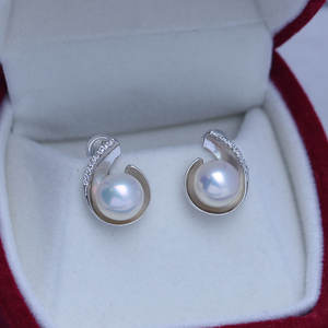 Boucles d'oreilles en perles rondes blanches fines de 8-9 mm de Zhuji Danshui, argent 925, design minimaliste, vente en gros - Product Image 4