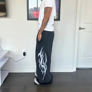 Pantalon de survêtement vintage ample en molleton 100 % coton, coupe large, délavé à l'acide, effet usé, évasé, personnalisé par le fabricant - Product Image 4