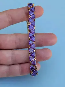 Bracelet tennis vintage pour homme en argent sterling 925 plaqué or avec 8 moissanites taille trillion - Product Image 5