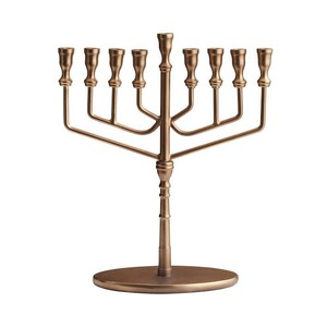 Candelabro Menorah de Latón Dorado, Diseño Tradicional de Múltiples Ramas, Centro de Mesa Decorativo para Mesa de Celebración - Product Image 4