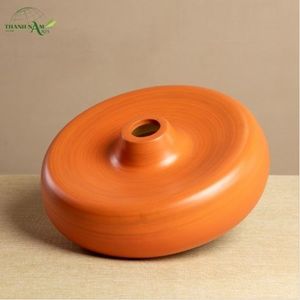 Lampe suspendue en bambou tissé à la main avec une forme organique lisse - Product Image 3