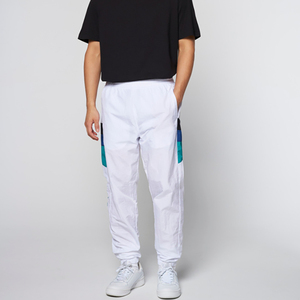Ensemble de survêtement streetwear deux pièces pour le sport et la course, comprenant une veste coupe-vent réfléchissante en nylon froissé et un pantalon de jogging - Product Image 3