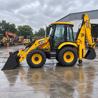 Neuer JCB 4CX Traktor-Lader-Bagger mit Frontschaufel und Heckbagger