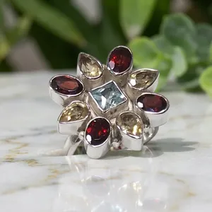 Anillo de Plata de Ley 925 con Racimo de Piedras Preciosas Multicolores, Hecho a Mano, con Citrino, Granate y Topacio Azul, Joyería de Cóctel - Product Image 3