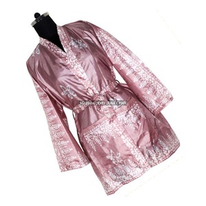 KS012 Magnifique veste en soie vintage à motifs floraux, style bohème, courte, faite à la main avec ceinture, kimono court en sari vintage - Product Image 5