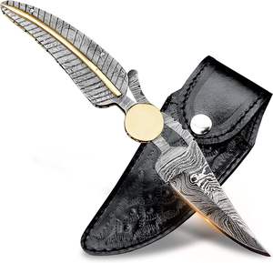 Couteau de poche pliant artisanal en acier Damas de qualité industrielle pour camping et EDC, avec étui en cuir et motif plume, idéal pour le dropshipping OEM - Product Image 1