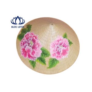 Gourde décorative naturelle sculptée vietnamienne Non La, très demandée |   Cadeau artisanal écologique et accessoire photo - Product Image 1