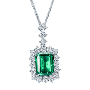 Collar con Colgante Clásico de Diamante Cultivado en Laboratorio con Corte Esmeralda en Oro de 18K para Mujer, con Halo de Diamantes, Certificado IGI, Estilo de Lujo - Product Image 3