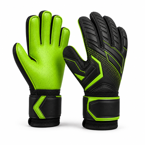 Les gants de gardien de but offrent une prise sécurisée du ballon, une rembourrure douce des paumes et un ajustement flexible pour l'entraînement, la pratique et la compétition. - Product Image 1