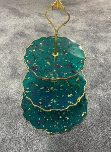 Soporte para Pastel de Resina de la Mejor Calidad, Elegante y con Diseños Estilizados, Ideal como Accesorio para Servir - Product Image 3