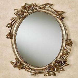 Espejo decorativo de pared estilo escudo, sofisticado, en negro y dorado; disponible a precios de mayorista. - Product Image 2