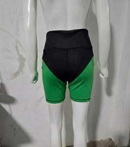 Shorts de licra de nailon premium con cintura elástica en contraste personalizada para yoga - Product Image 2