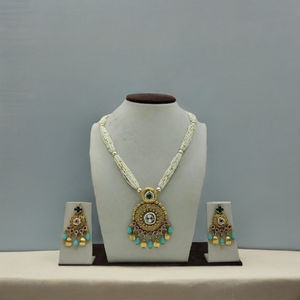 Ensemble de collier de perles indien traditionnel avec pendentif en or, pierres vertes et rouges et boucles d'oreilles assorties, bijoux ethniques de mariée - Product Image 4