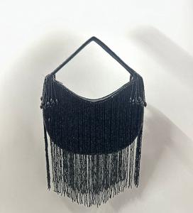 Bolso Bandolera Premium Impermeable para Mujer con Bordado de Cuentas, Ecológico, con Cierre de Cremallera y Forro de Poli Gamuza - Product Image 1