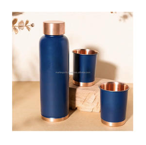 Botella de agua de cobre natural diseñada para uso diario que promueve una hidratación equilibrada, inmunidad y un estilo de vida saludable. - Product Image 3