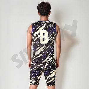 Tenues de football personnalisées imprimées par sublimation, respirantes, 100% polyester, séchage rapide, antibactériennes, sans manches, col en V - Product Image 3