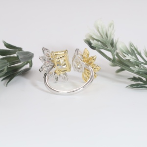 Anillo de compromiso Moi et Toi con zafiro amarillo y diamante radiante de corte pera blanco, banda de cóctel clásica abierta, joyería fina de lujo - Product Image 3