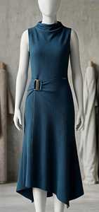 Vestido de punto acanalado sin mangas para mujer TIT BIT con cintura con cinturón y bajo asimétrico en azul oscuro, tela de spandex premium - Product Image 1
