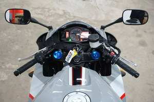CBR600RR 600ซีซี รถจักรยานยนต์สปอร์ตแบบ EFI พร้อมแฟริ่งเต็มคัน ความเร็วสูงสุด >80 กม./ชม. กำลังไฟ 501-1000 วัตต์ สำหรับผู้ใหญ่ ขับขี่แข่งบนถนน - Product Image 4