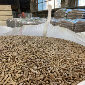 Granulés de bois de pin et de sapin de classe A1, 6 mm, certifiés DIN Plus & ENplus A1A2, approuvés BSL, en sacs de 15 kg, prix de gros - Product Image 4