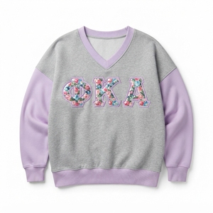 Sudadera con cuello en V para mujer, gris, con bordado floral de lavanda y letras griegas Phi Alpha, para otoño - Product Image 1