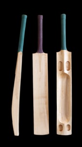 Batte de cricket classique en bois avec poignée verte, design durable pour l'utilisation au cricket - Product Image 6