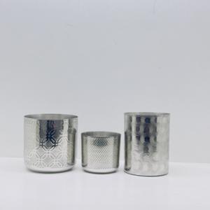 Vente en gros de pots à bougies uniques avec finition brossée et gravure personnalisée, petits supports à bougies et lanternes de luxe en acier inoxydable - Product Image 6